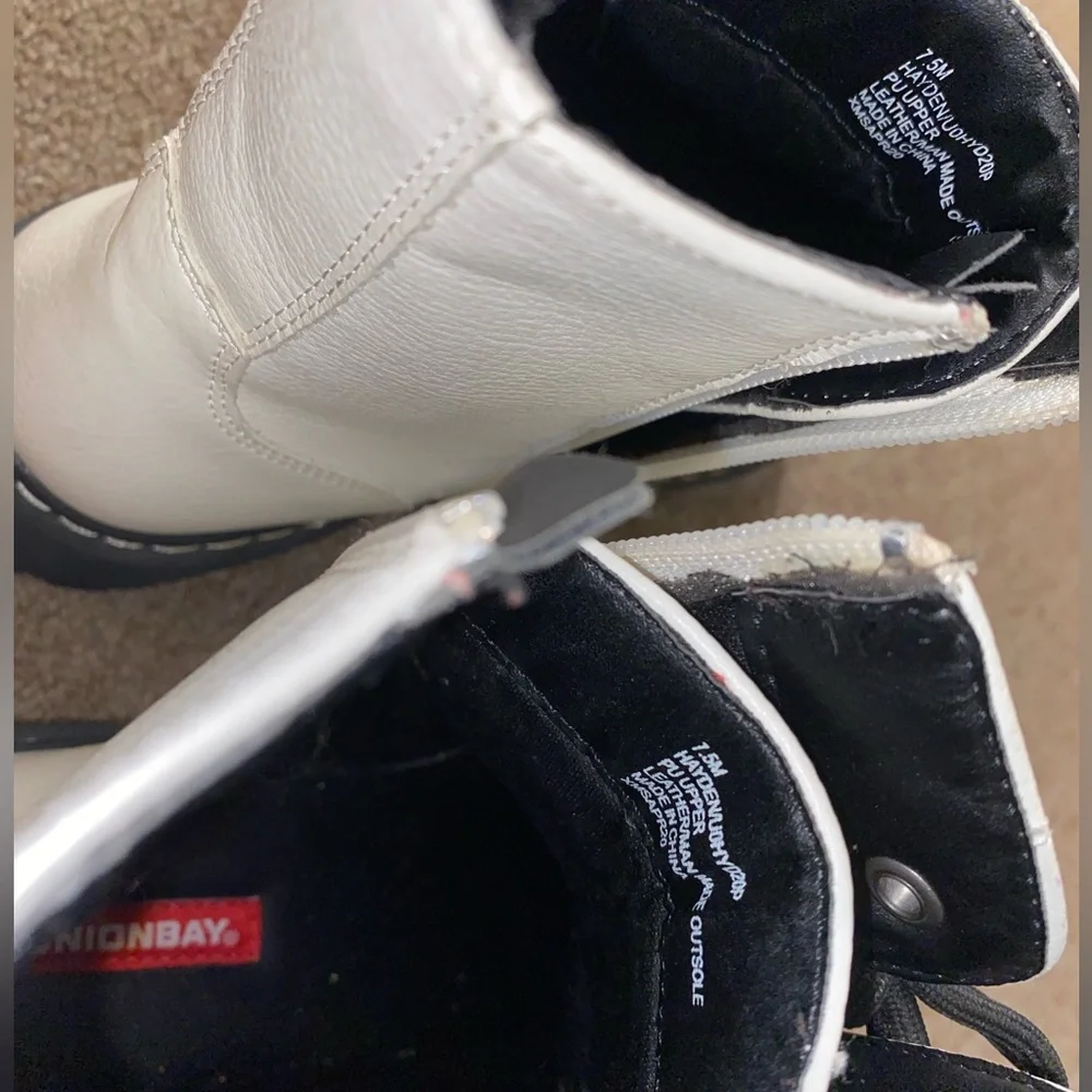 White UNIONBAY Boots - Picture 7 of 7